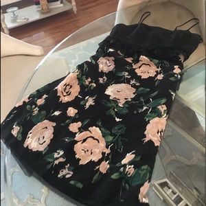 Club Monaco Brand Silk Spaghetti Strap Size 2